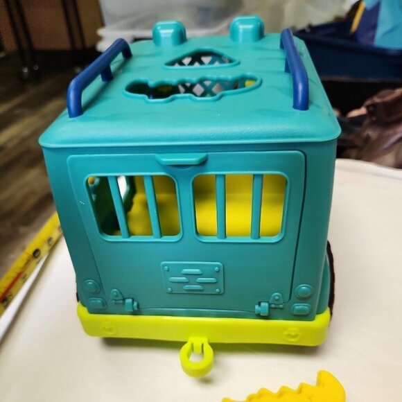 B. toys Animal Rescue Shape Sorter Truck - Happy Cruisers, Rollin' Animal Rescue - Picture 5 of 6